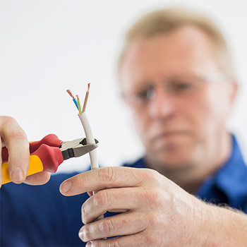 DGUV Vorschrift 3 Check bei Kerscher Elektro- u. Sicherheitstechnik GmbH & Co.KG in Bogen