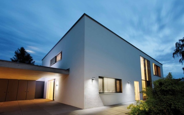 Außen­beleuchtung bei Kerscher Elektro- u. Sicherheitstechnik GmbH & Co.KG in Bogen