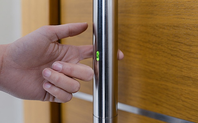 Zutritts­kontrolle bei Kerscher Elektro- u. Sicherheitstechnik GmbH & Co.KG in Bogen