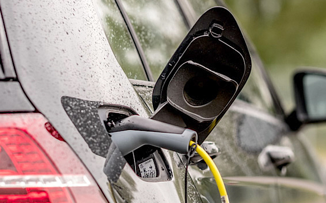 E-Mobility bei Kerscher Elektro- u. Sicherheitstechnik GmbH & Co.KG in Bogen