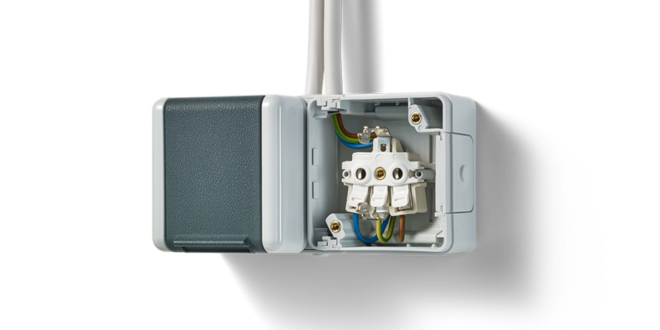 Doppelsteckdose mit Trennsteg bei Kerscher Elektro- u. Sicherheitstechnik GmbH & Co.KG in Bogen