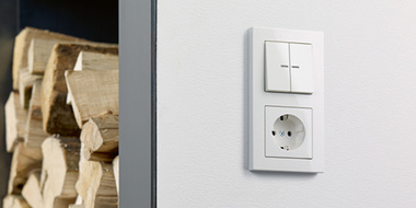 JUNG KNX Taster F 10 bei Kerscher Elektro- u. Sicherheitstechnik GmbH & Co.KG in Bogen