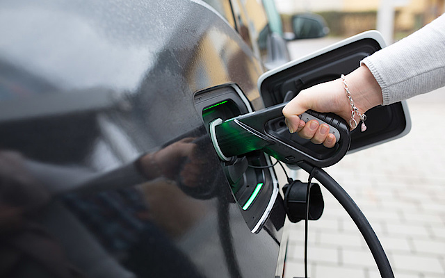 Elektro­mobilität bei Kerscher Elektro- u. Sicherheitstechnik GmbH & Co.KG in Bogen