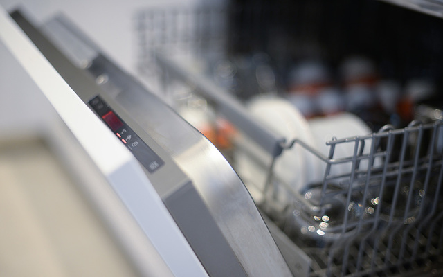 Geschirrspül­maschinen bei Kerscher Elektro- u. Sicherheitstechnik GmbH & Co.KG in Bogen