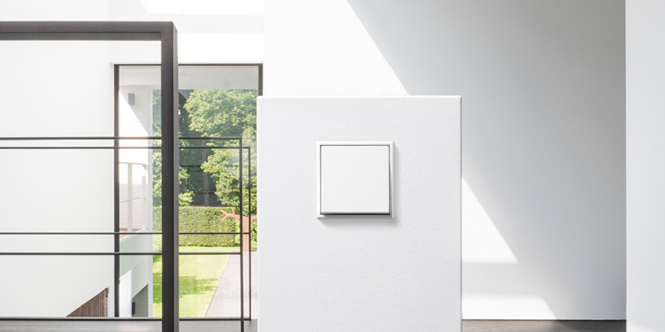 JUNG Schalterprogramme bei Kerscher Elektro- u. Sicherheitstechnik GmbH & Co.KG in Bogen